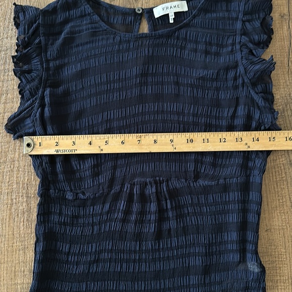FRAME
Striped Sleeveless Flounce Top Navy Size Large Viscose stretchy Blouse - Picture 9 of 11